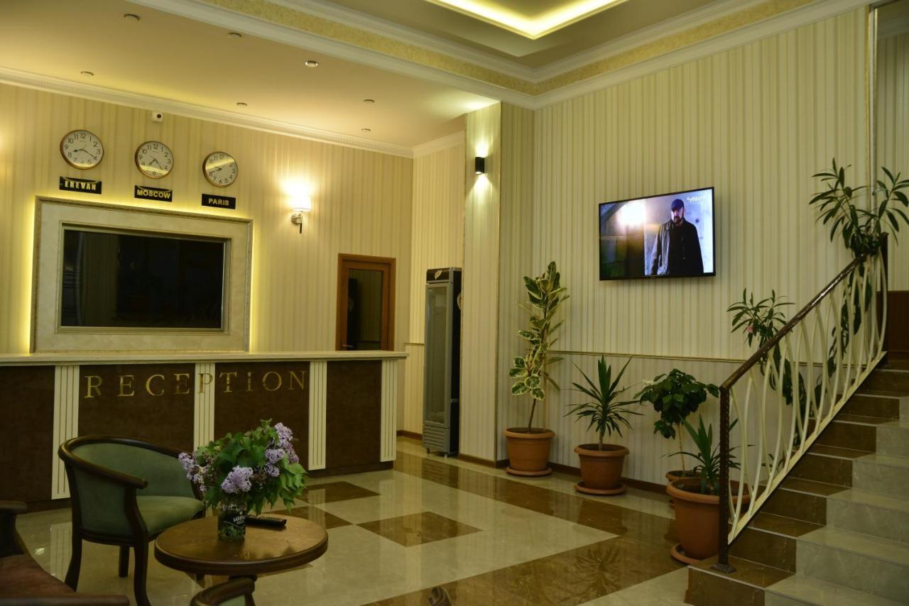 Khrchit Hotel Martuni Luaran gambar